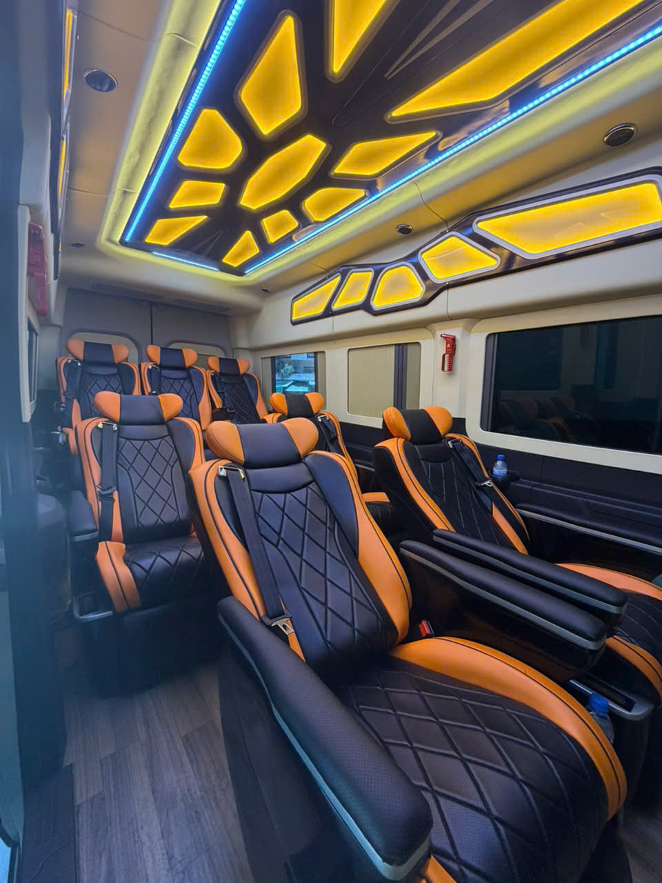 Nhà Xe Cúc Tùng Limousine