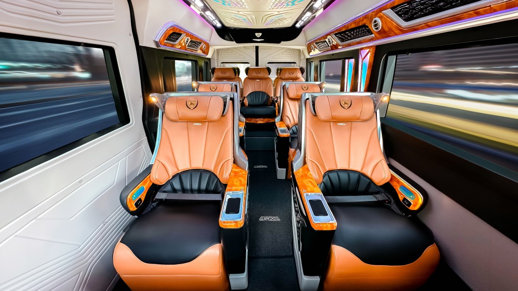 Limousine 9-11 chỗ