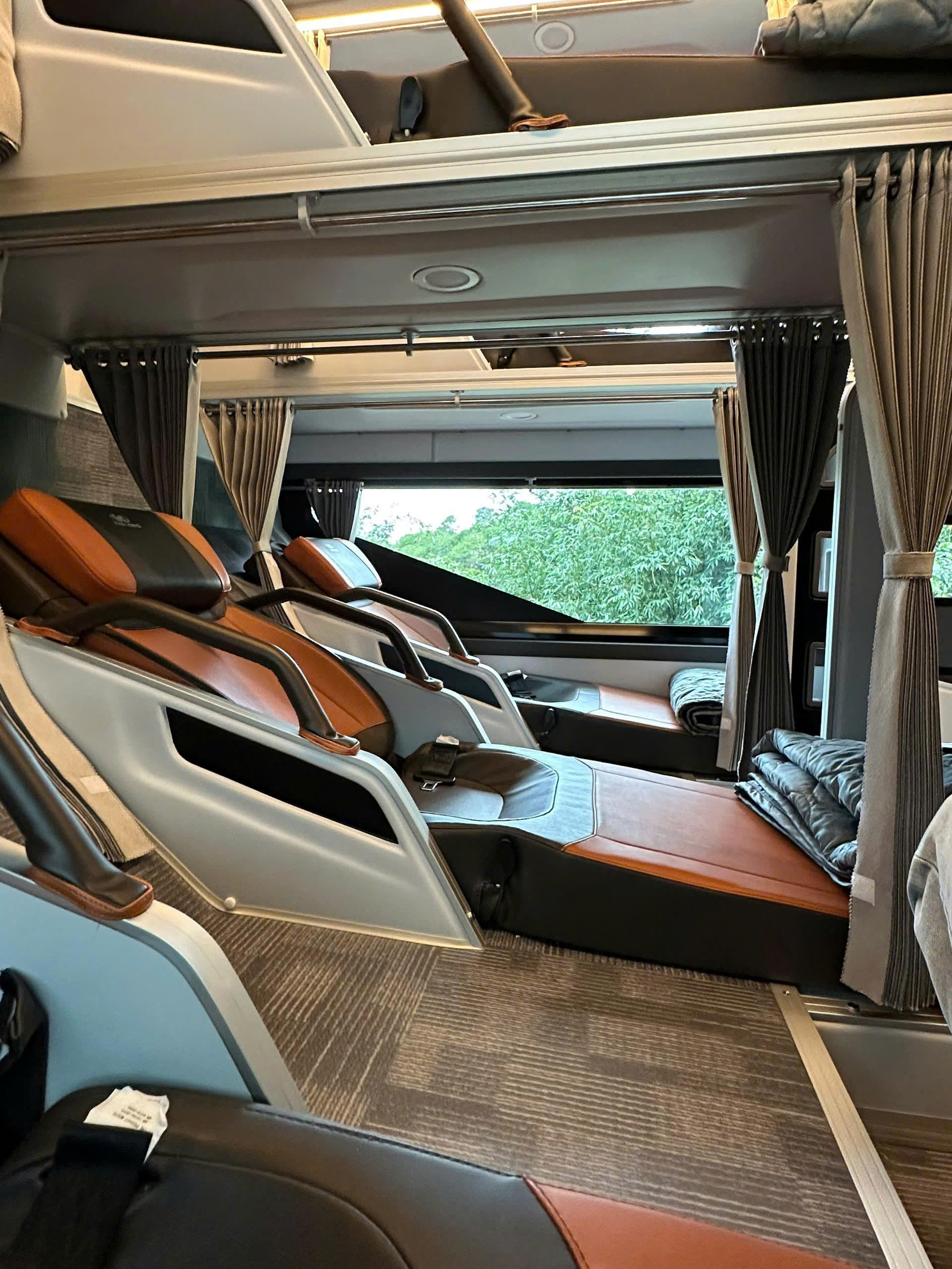 xe limousine sài gòn đi đà lạt