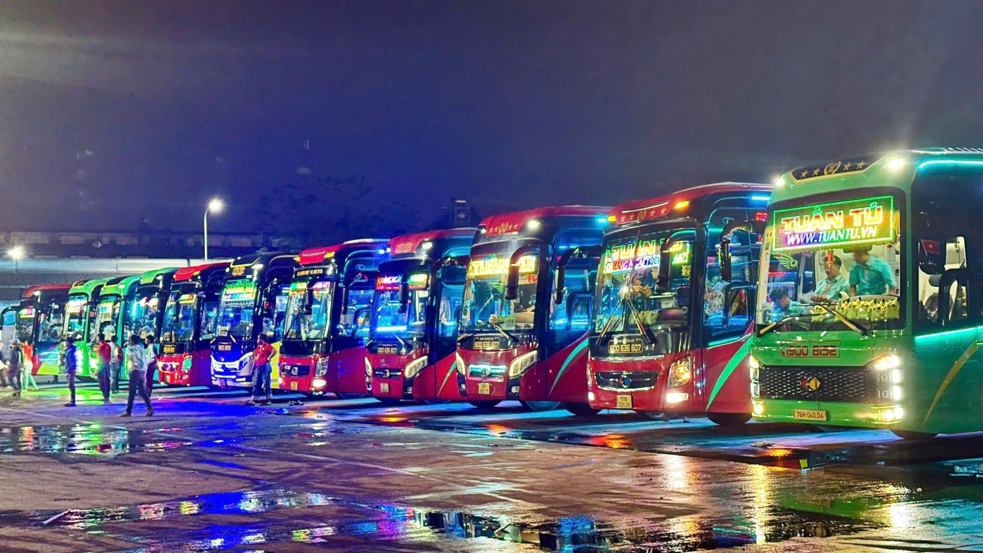 Tuấn Tú Limousine